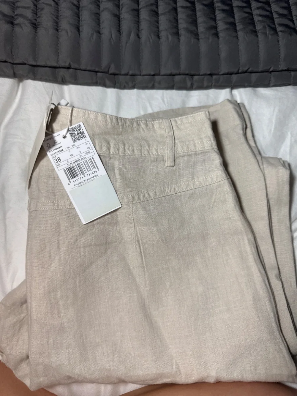 Size 6 Mango Linen pants—never worn with tags attached